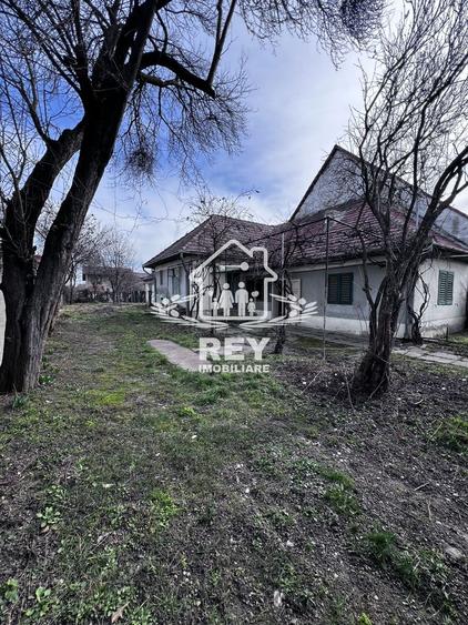 Cartier Lazaret - Teren de casa cu casă 568 mp