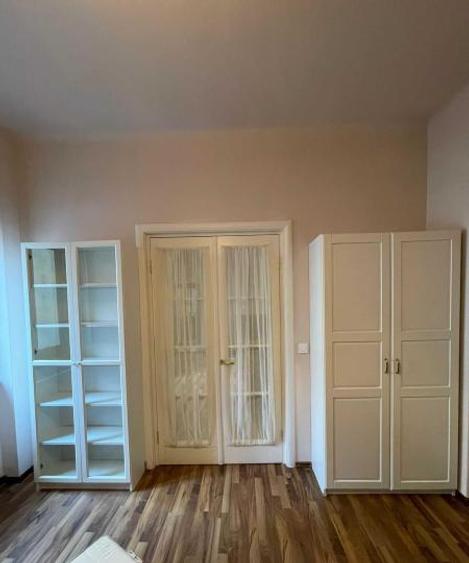 Unirii-Apartament cu 3 camere, imobil interbelic, centrală proprie, AC, mobilat