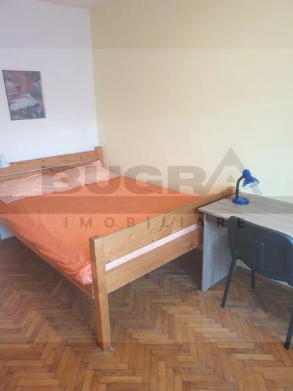 Apartament de 4 camere la casa, 120mp utili, parcare, zona UMF