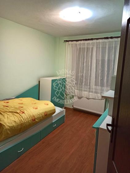 Apartament decomandat 3 camere 68 mp+balcon-parcare-Imparat Traian