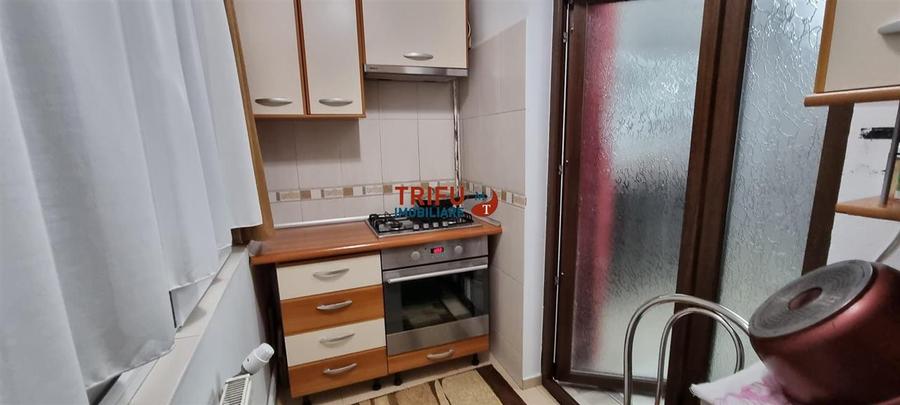 Apartament 3 camere de vanzare Cetate 70 mp mobilat si utilat
