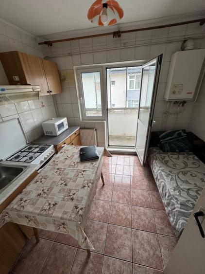 3 camere decomandat 2 bai 78mp bloc 1990 zona Lunca Cetatuii