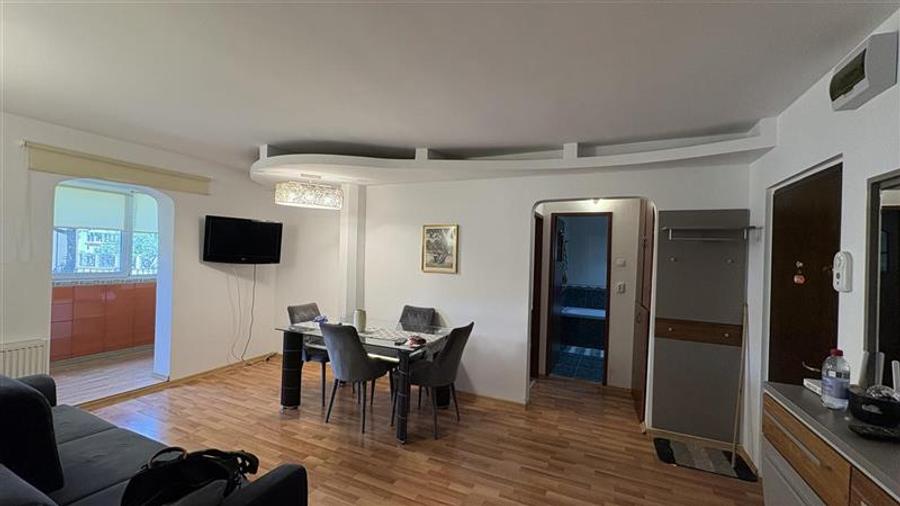Inchiriere apartament 3 camere modern cu parcare in Zorilor- str Meteor, Cluj-Na