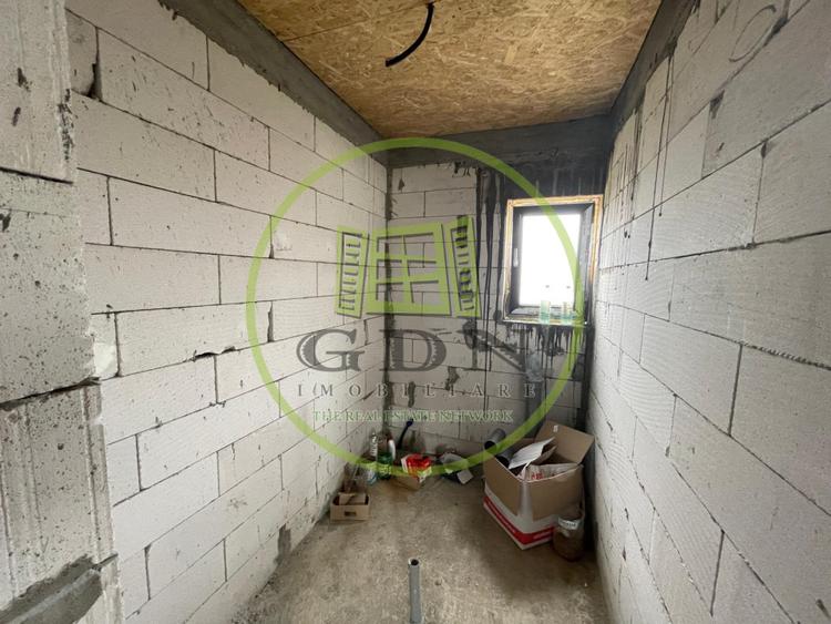 Casă semifinisată parter cu teren de 400mp în apropiere de Centura Craiova Nord
