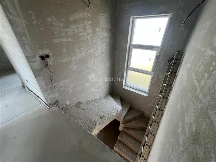 Casa cu 4 camere 5 ari teren - 7