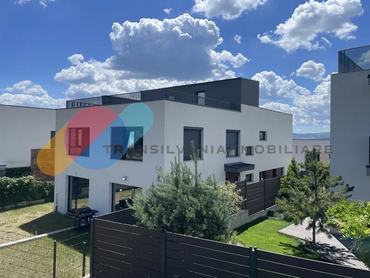 Unitate duplex, zona Iris