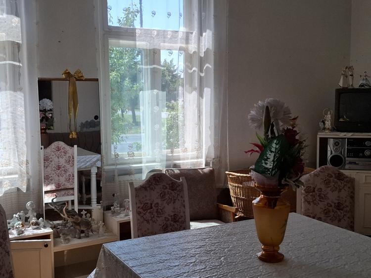 CASA BOIEREASCA pe colt in Nadlac, Independentei colt cu M. Eminescu