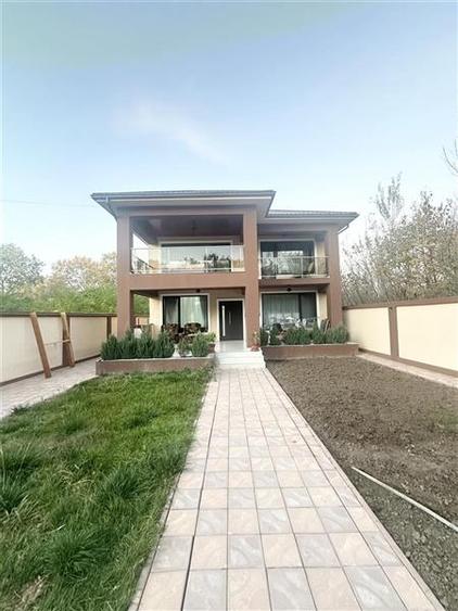 Casa de 300 mp, amplasata pe teren de 500 mp, Mamaia Nord