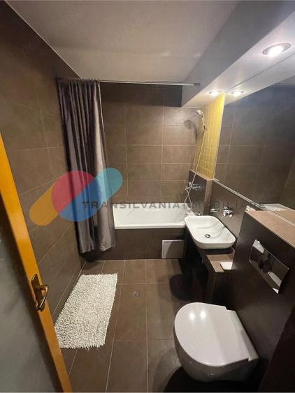 Apartament 3 Camere, 85 mp + 15 mp 2 balcoane, zona Andrei Mureșanu