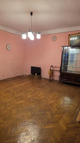 OCAZIE-Casă cu 5 camere, 3 locuri de parcare, Colentina