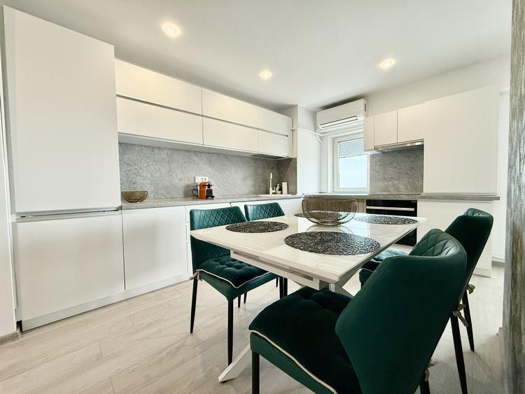 Apartament cu 2 camere de închiriat in Faleza Nord | Vedere la mare