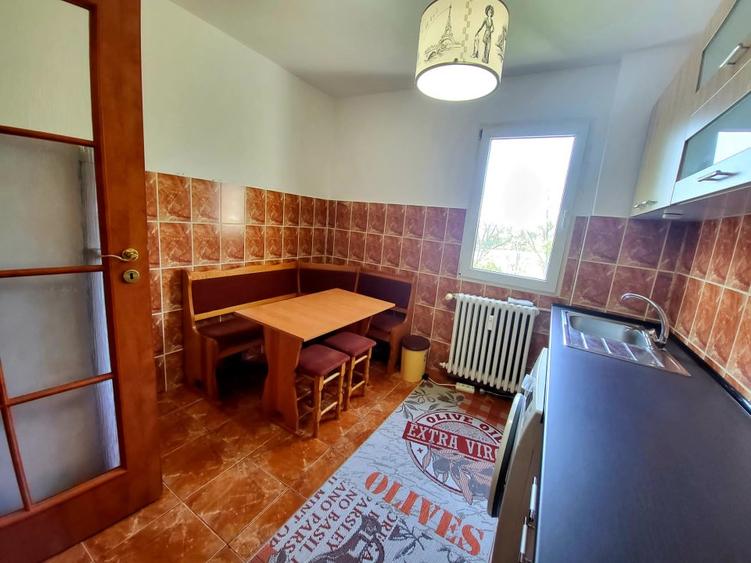 Apartament cu 2 camere - Zona Podu Ros