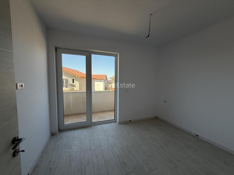 DEZVOLTATOR, 3 CAMERE LA ASFALT, GIROC - 6