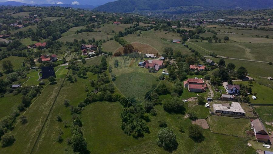 Teren intravilan 4600mp | Bran | Viziune de Viitor