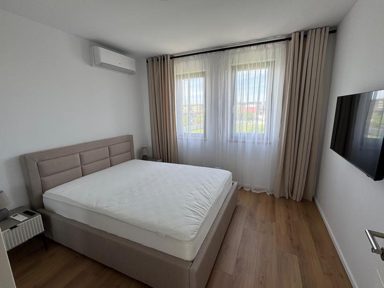 Închiriere Casă 5 camere în Pipera, P+ 2 ETAJE, PARCARE, CURTE, CENTRALA