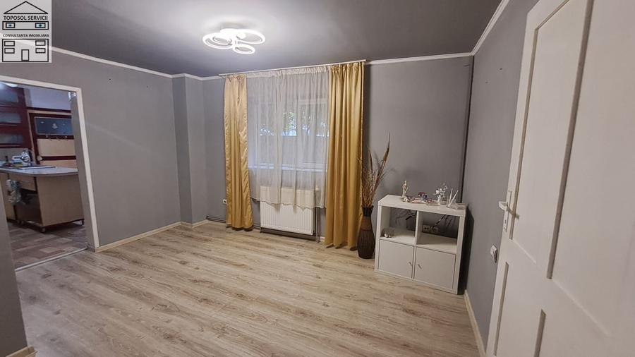 CASA cu anexa si spatiu comercial – de vanzare in BEIUS