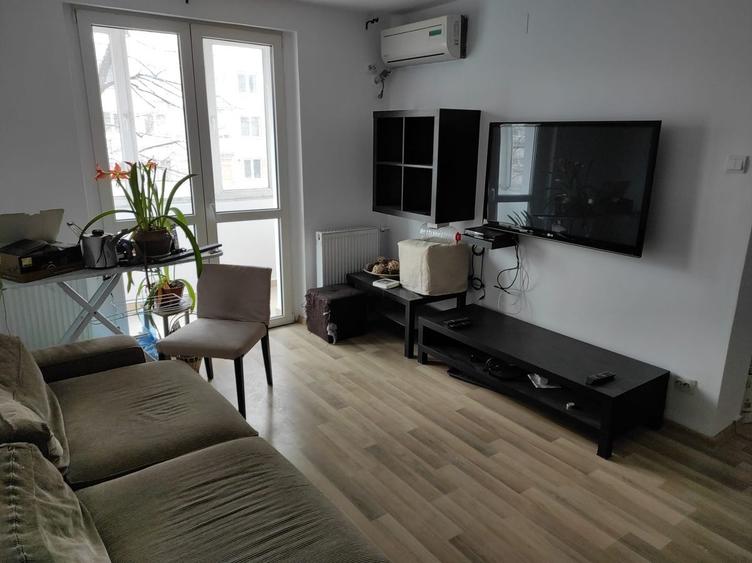 Vanzare apartament 2 camere in Titan, 3 minute metrou Costin Georgian