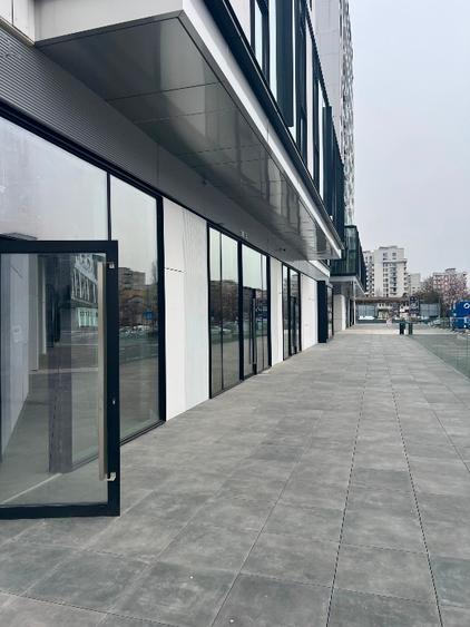 Spatiu comercial de inchiriat sau cumparat premium cu terasa