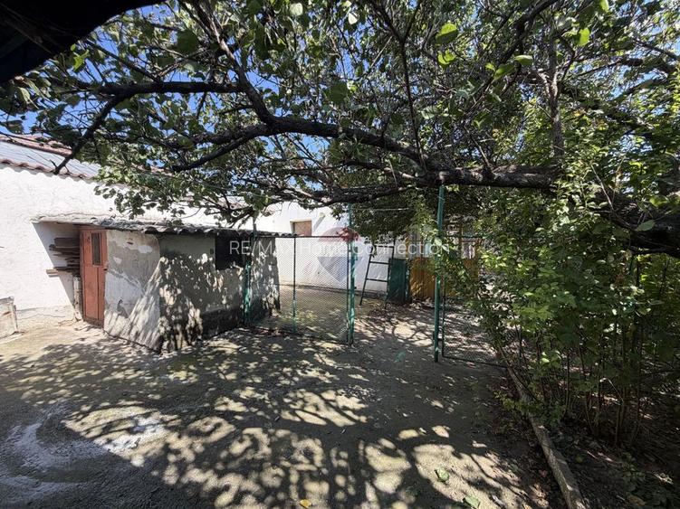 Casă cu teren 251 mp – zona Andronache, Strada Mențiunii - 28