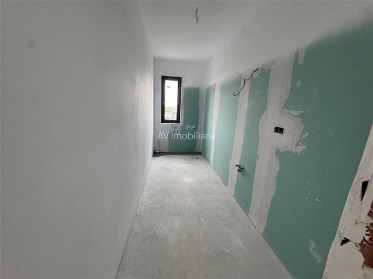 Vila Duplex spatioasa - Teren 500 mp - 7 camere - living spatios - beci - 22