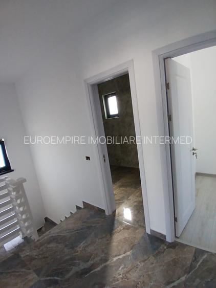 VILĂ MODERNĂ DE VÂNZARE NĂVODARI - 6