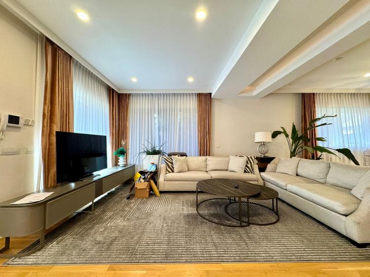 Casa Individuala , 4 Camere, 210 MP, Andrei Mureșanu
