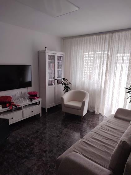 Apartament 2 camere decomandat - zona Tomis I - 125.000 euro(Cod E6)