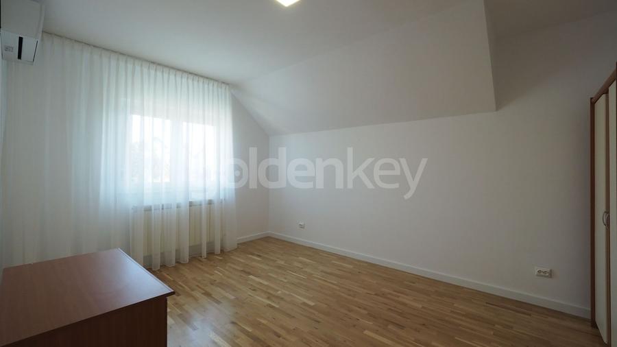 Vilă impecabila cu 7 camere, piscina exclusiva