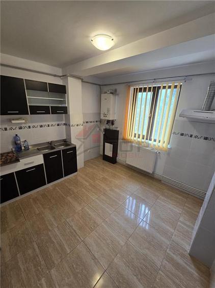 Etaj 1 - CUG - 2 camere decomandat in bloc nou cu loc de parcare
