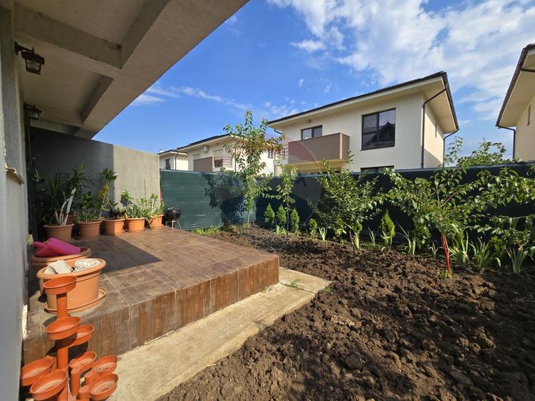 Casa familiala 5 camere, 4 bai, complex nou, Otopeni