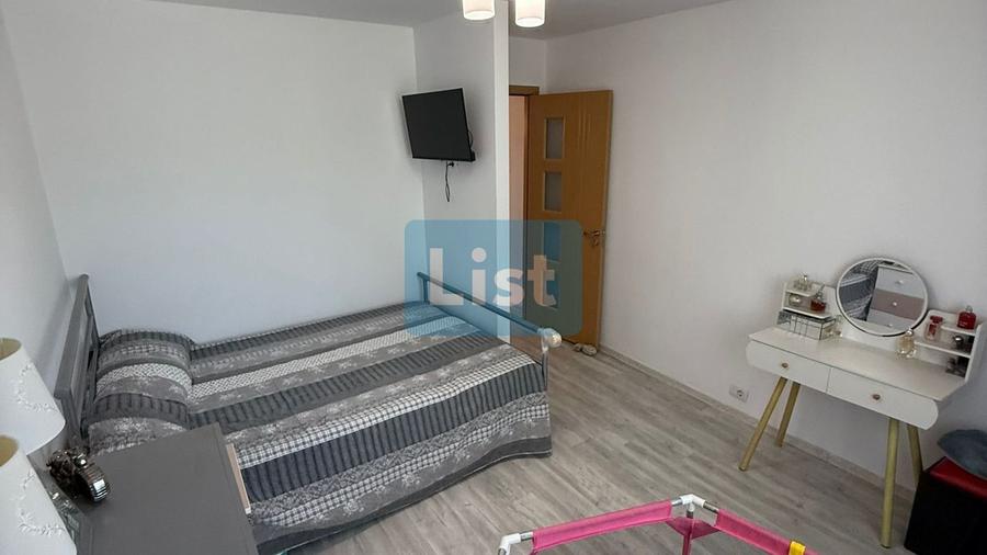 Apartament spațios cu 4 camere de vânzare în Micro 16 – Galați