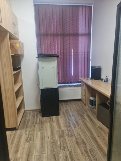 Inchiriere spatiu comercial, 6 incaperi, 133 mp, zona Cornitoiu