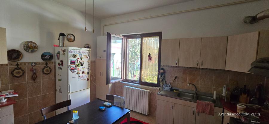 Casa cu etaj in Catamarasti Deal