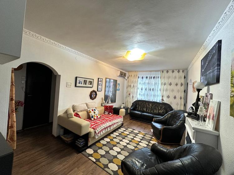 Apartament 4 camere | Calea Moșilor | 82 mp | Centrală proprie | Loc de parcare