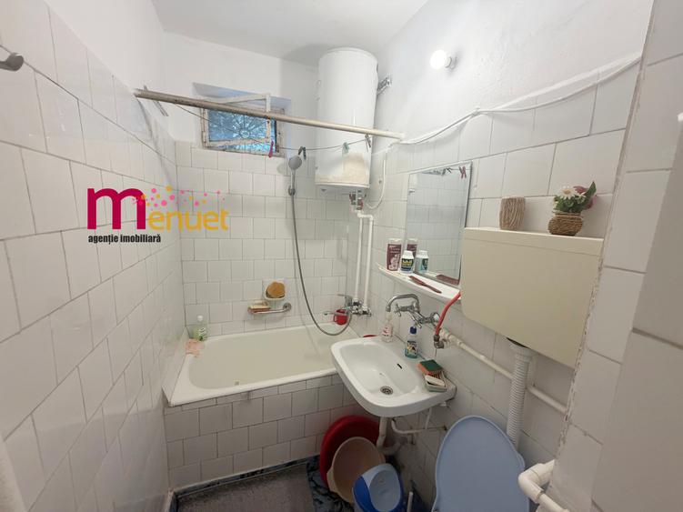 Apartament 2 camere,strada Alunisului,parter