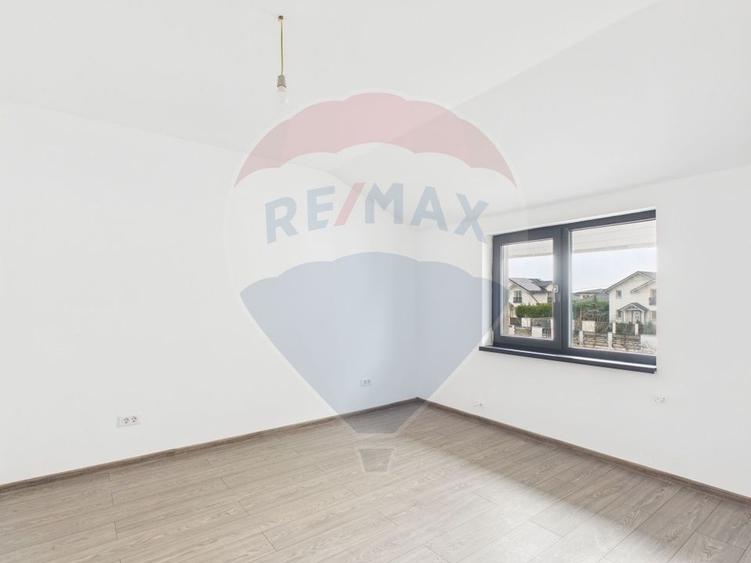 Vila moderna 5 camere P+1 de vanzare in Crevedia