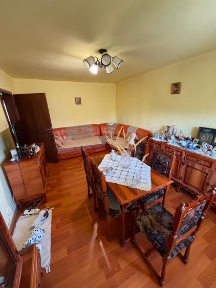 Ocazie!! Aradului | 2 Balcoane | Etaj 3 | Decomandat | Centrala si Clima !!