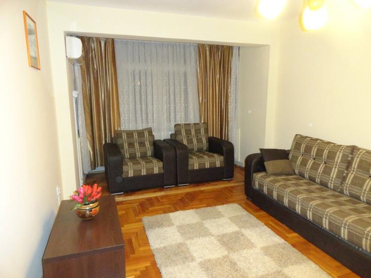 De inchiriat ( vanzare)2 camere zona INDEPENDENTEI Hristo Botev mobilat