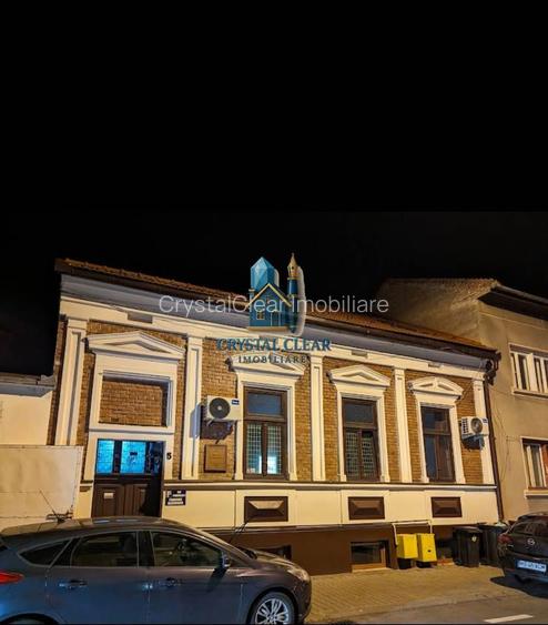 Casă pe 3 nivele, cu 13 camere-zonă centrală, str. Mihail Kogălniceanu
