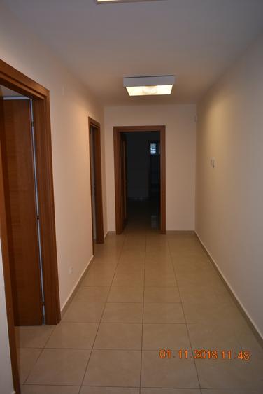 Apartament 5 camere pretabil birouri/locuit