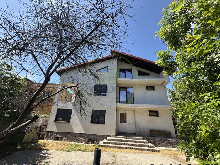 Casa D+P+1+M, 280 MP utili, 350 MP teren, Cartier Craiova, zona Sif