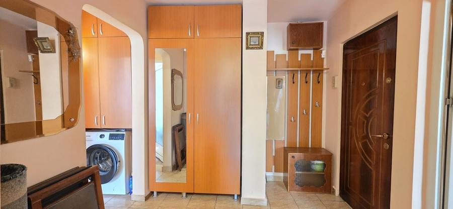 GARA - ABATOR 2 CAMERE DECOMANDATE MOBILAT + UTILAT CENTRALA GAZE PRET 450 EURO