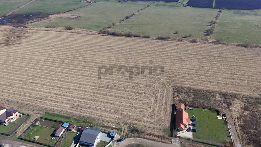 COMISION 0% TEREN CU POTENȚIAL -LOCALIZAT LA INTERSECȚIA DRUMUL CU PLOPI -CASTEL