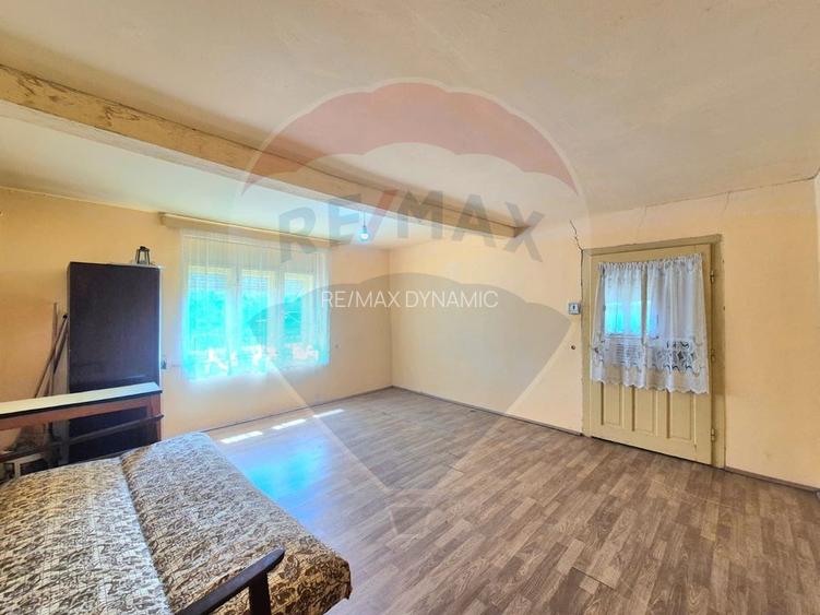 Casă / Vilă cu 3 camere de vânzare în zona Central - 11