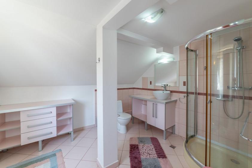 Apartament pe 2 nivele -  6 camere Gavana 3 + 309 mp curte proprie