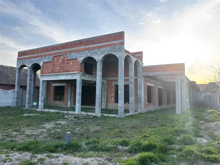 SPATIU COMERCIAL 752 MP | BATAR | TEREN 1.474 MP | BIHOR