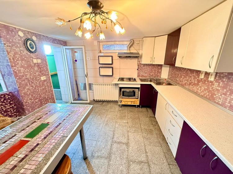 Vatra Luminoasa / Piata Iancului / Vila individuala cu 6 camere/ 230 mp