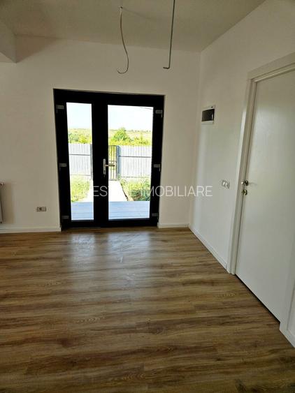 Casă VIȘAN, 3 camere decomandat 74 mp utili, teren 430 mp + parcare - 10