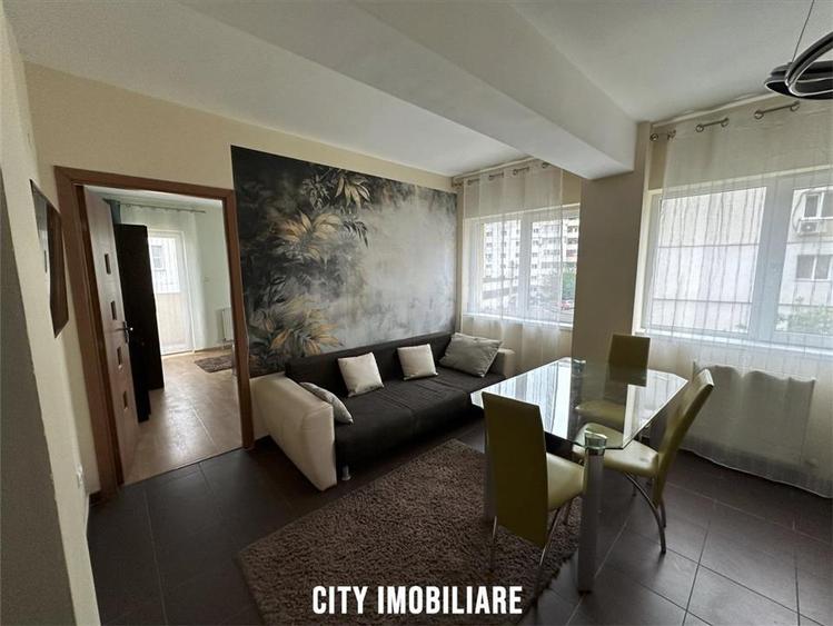 Apartament 3 camere, bloc nou, parcare, zona Semicentrală.