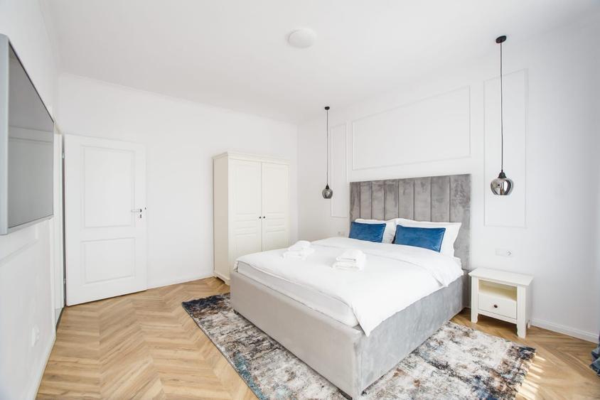 Apartament de închiriat la casă